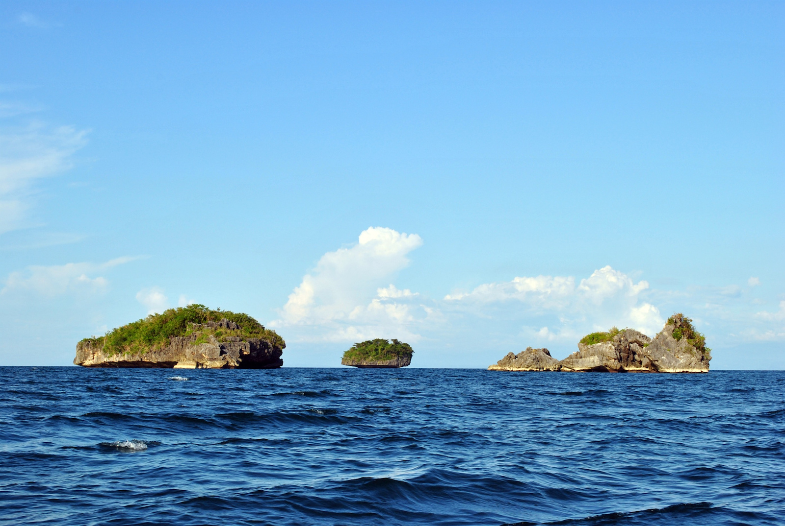 Hundred Islands National Park Private Tour | with Pick-Up...