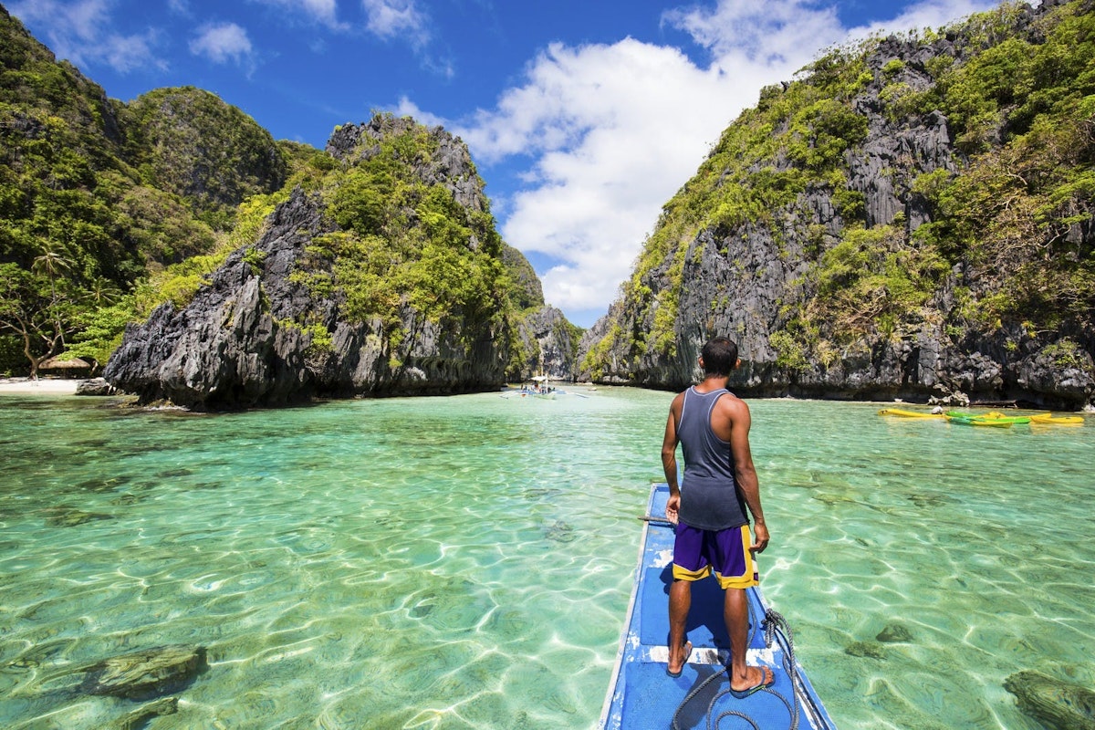 Islands, Lagoons, and Beaches in Bacuit Bay | El Nido Isl...