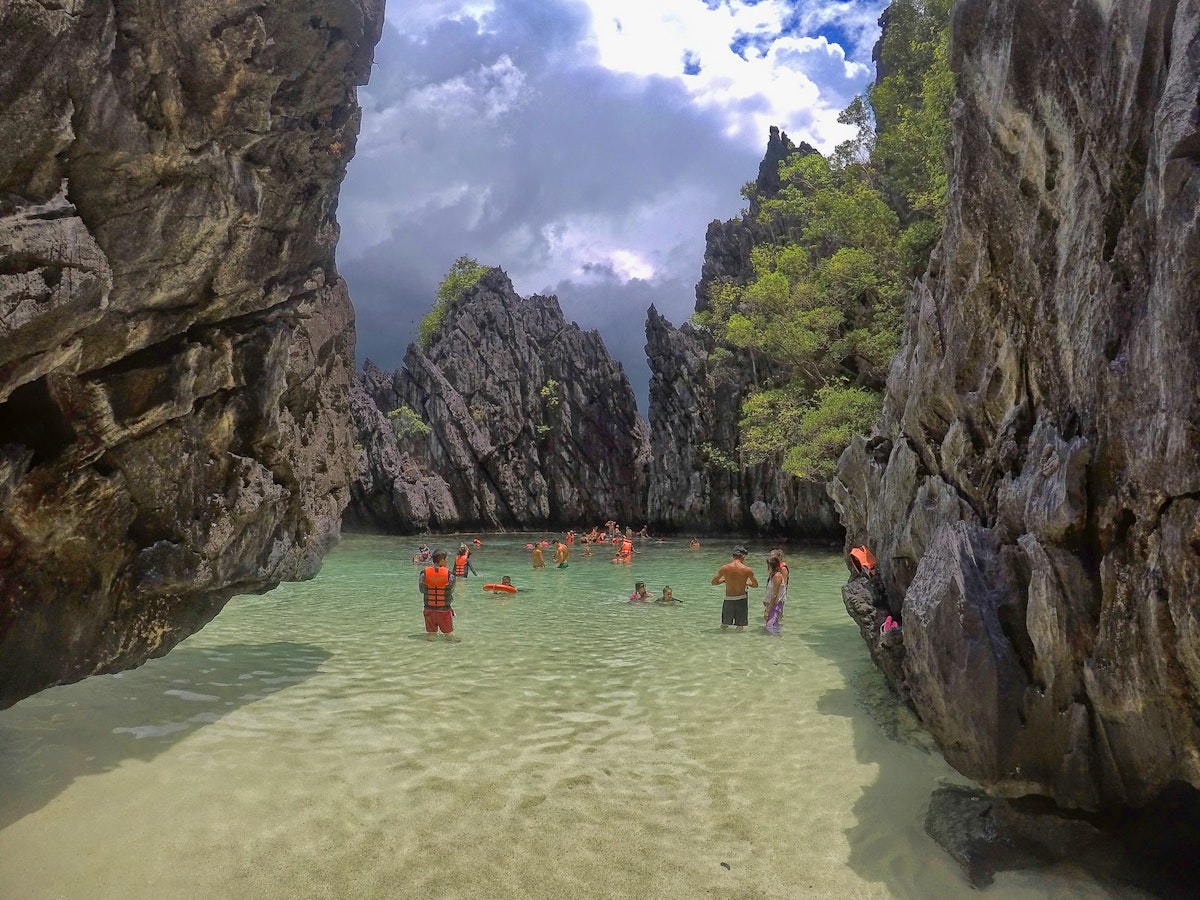 El Nido Matinloc Island Premium Private Tour with Transfe...