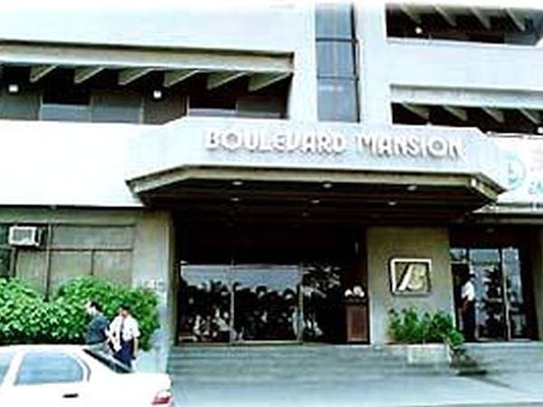 Boulevard hotel And Residential Suites