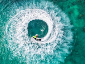 Create big waves while jet skiing in Boracay