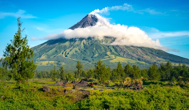 Drive by Albay to your island hopping destination