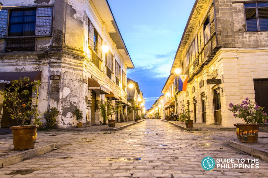 Vigan's famous Calle Crisologo at night