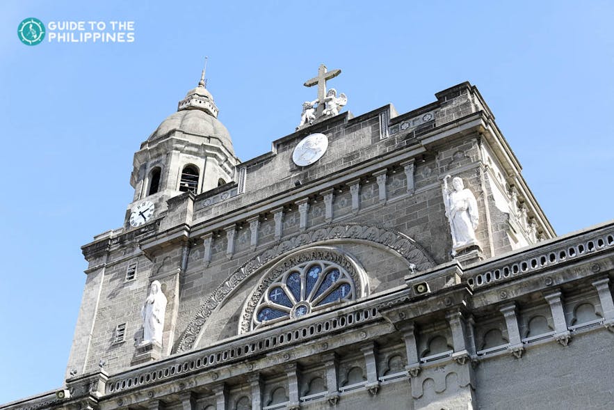 西班牙王城内马尼拉大教堂的正面
