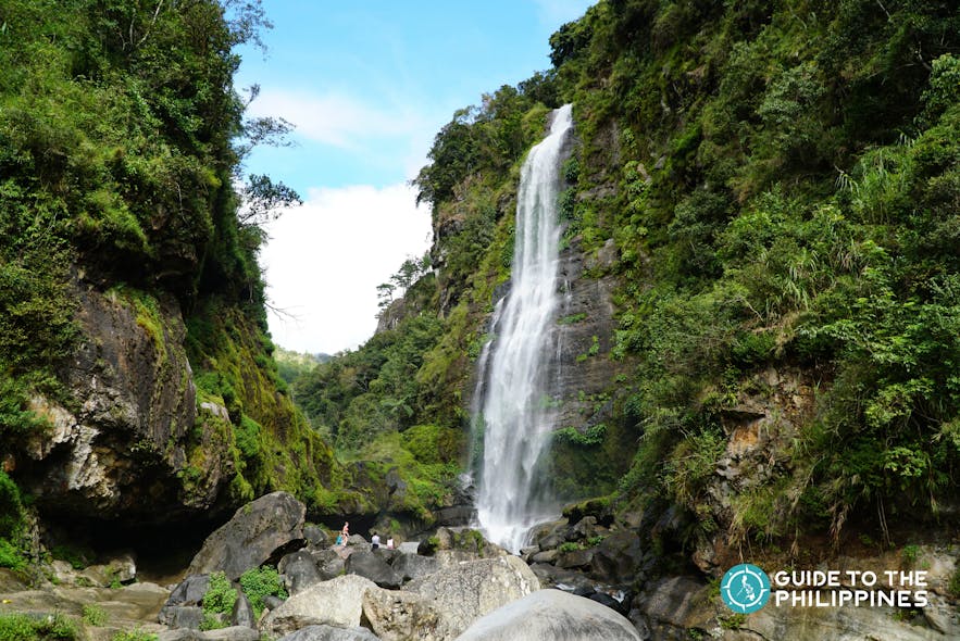 Bomod-ok Falls, also known as Big Falls, is located in Barangay Banga-an, Sagada