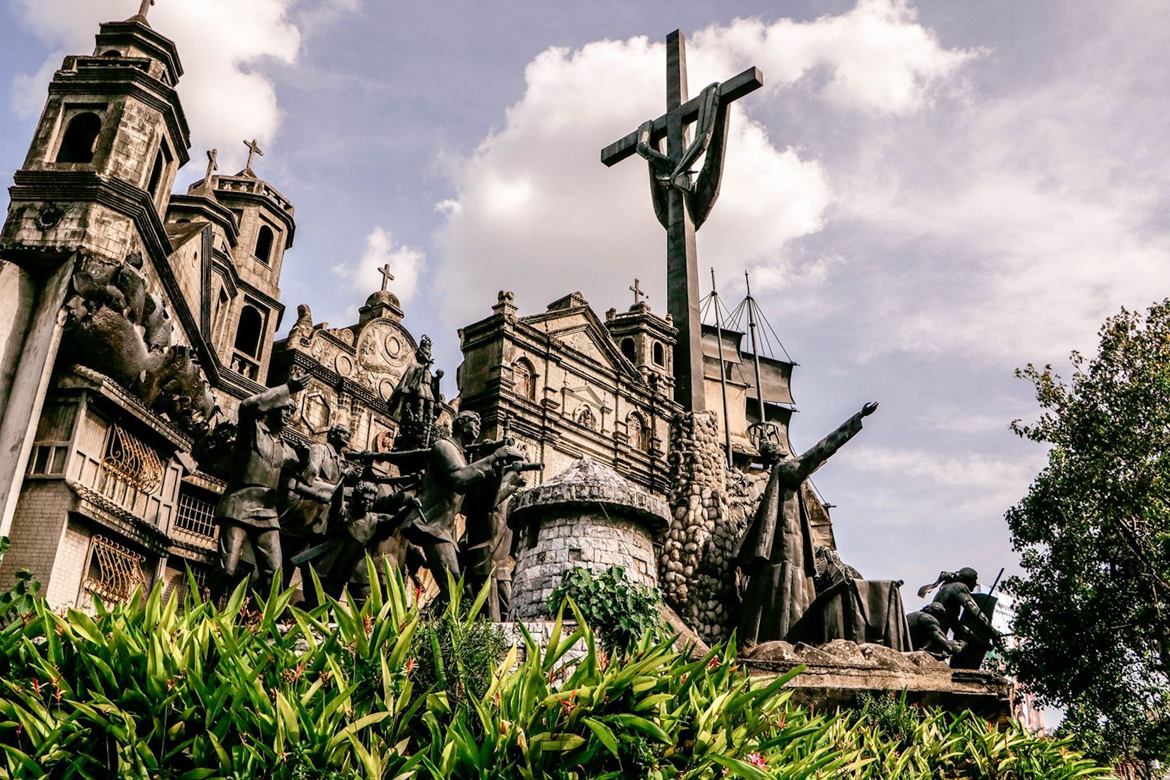 Cebu City Highlights With Simala Shrine Guided Day Tour