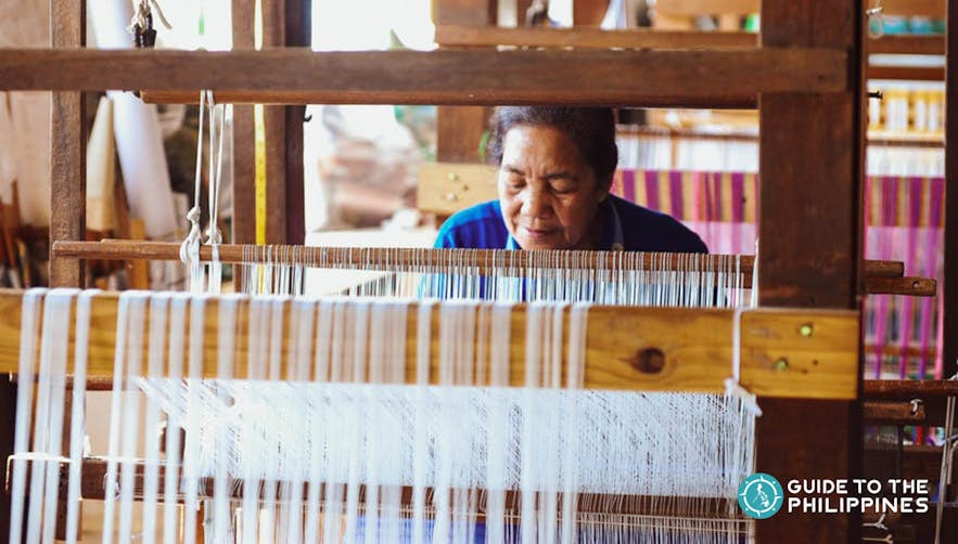 traditional weaving of cloth in baguio