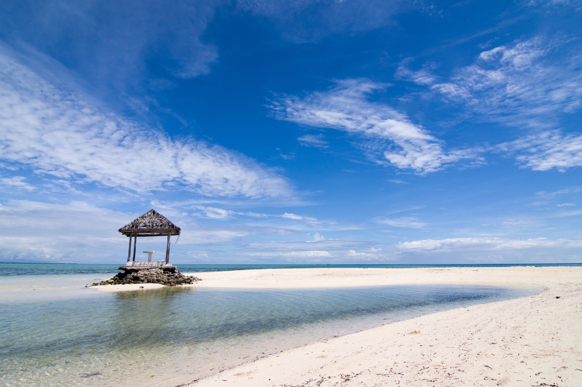 Island Hopping Tours - 4 | Guide to the Philippines