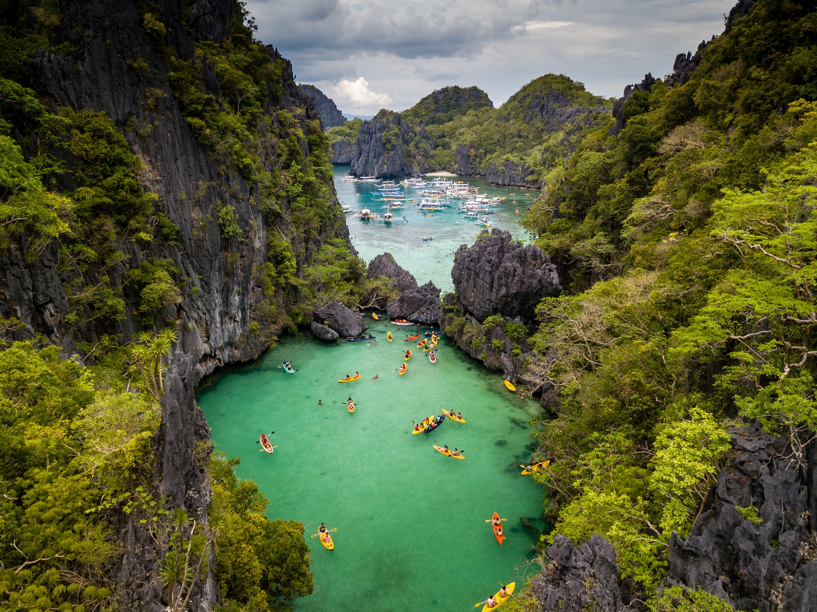 philippines has many beautiful tourist spots