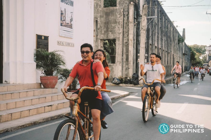 马尼拉西班牙王城的竹制自行车之旅