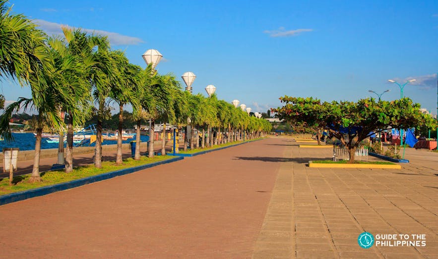 Puerto Princesa Baywalk Park in Palawan