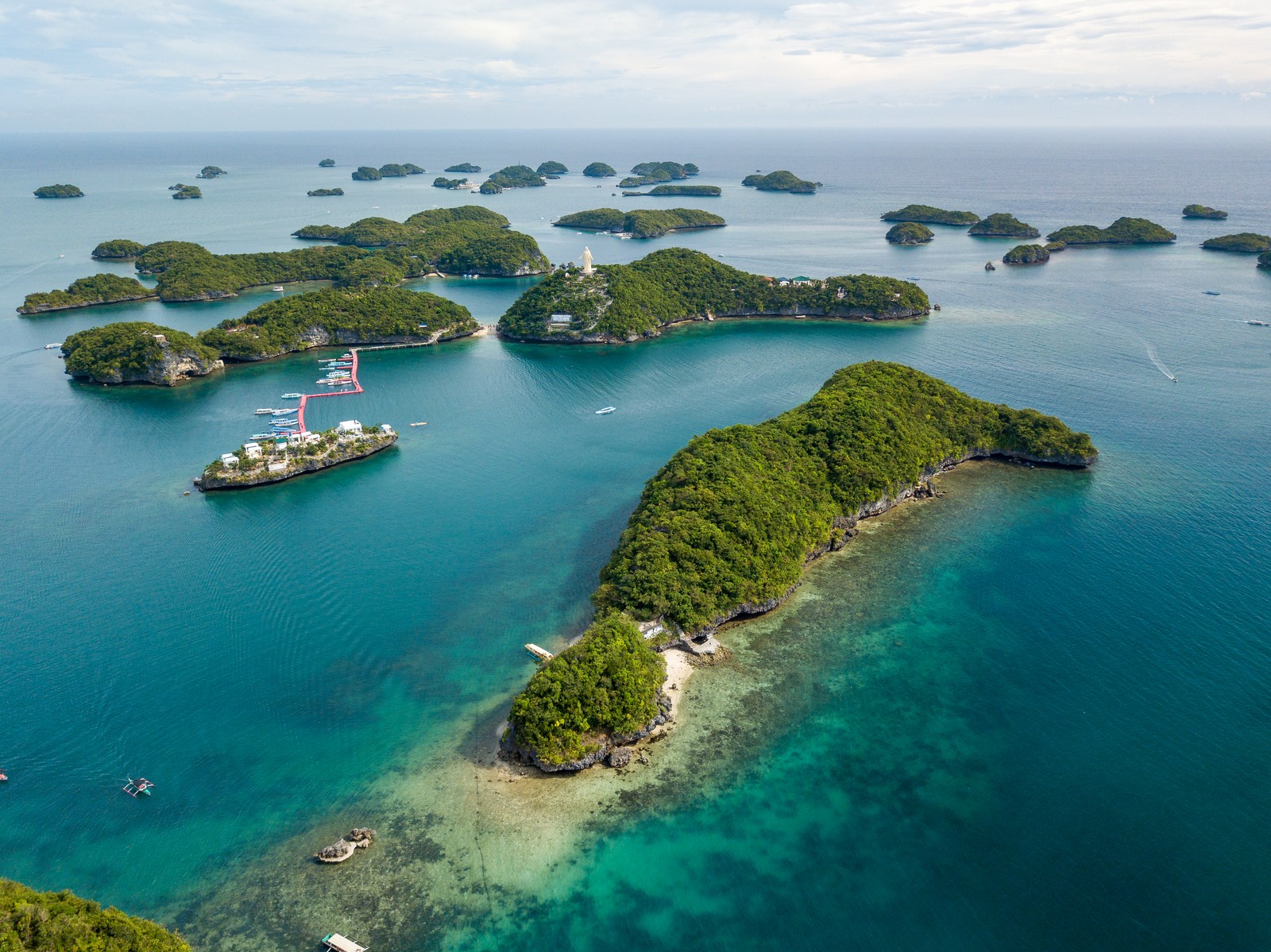 Hundred Islands Pangasinan Private Day Tour with Transfers from Manila