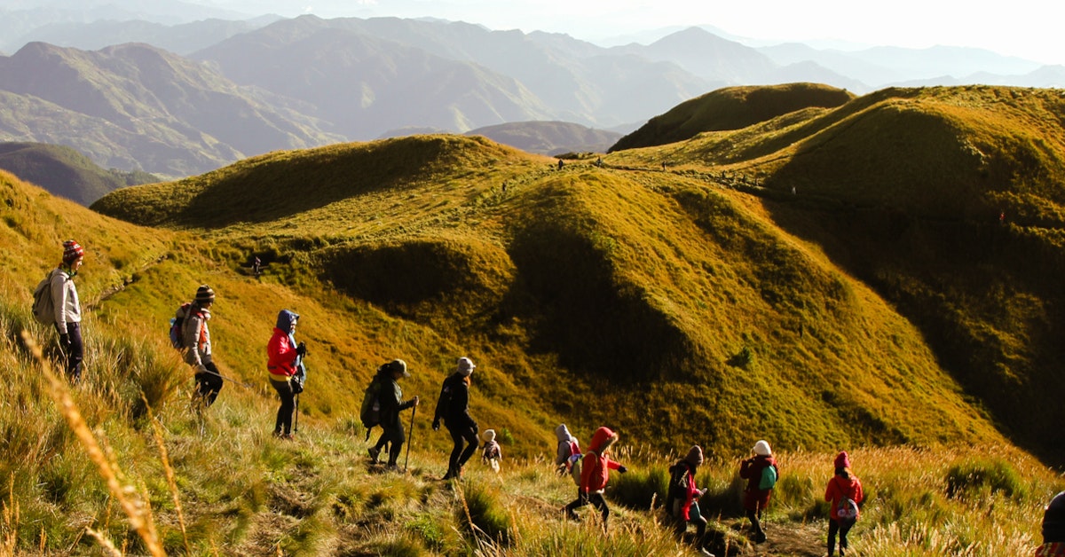 hiking tour guide course