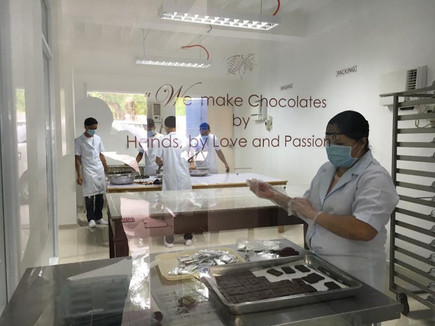 Chocolate production in Dalareich Chocolate House