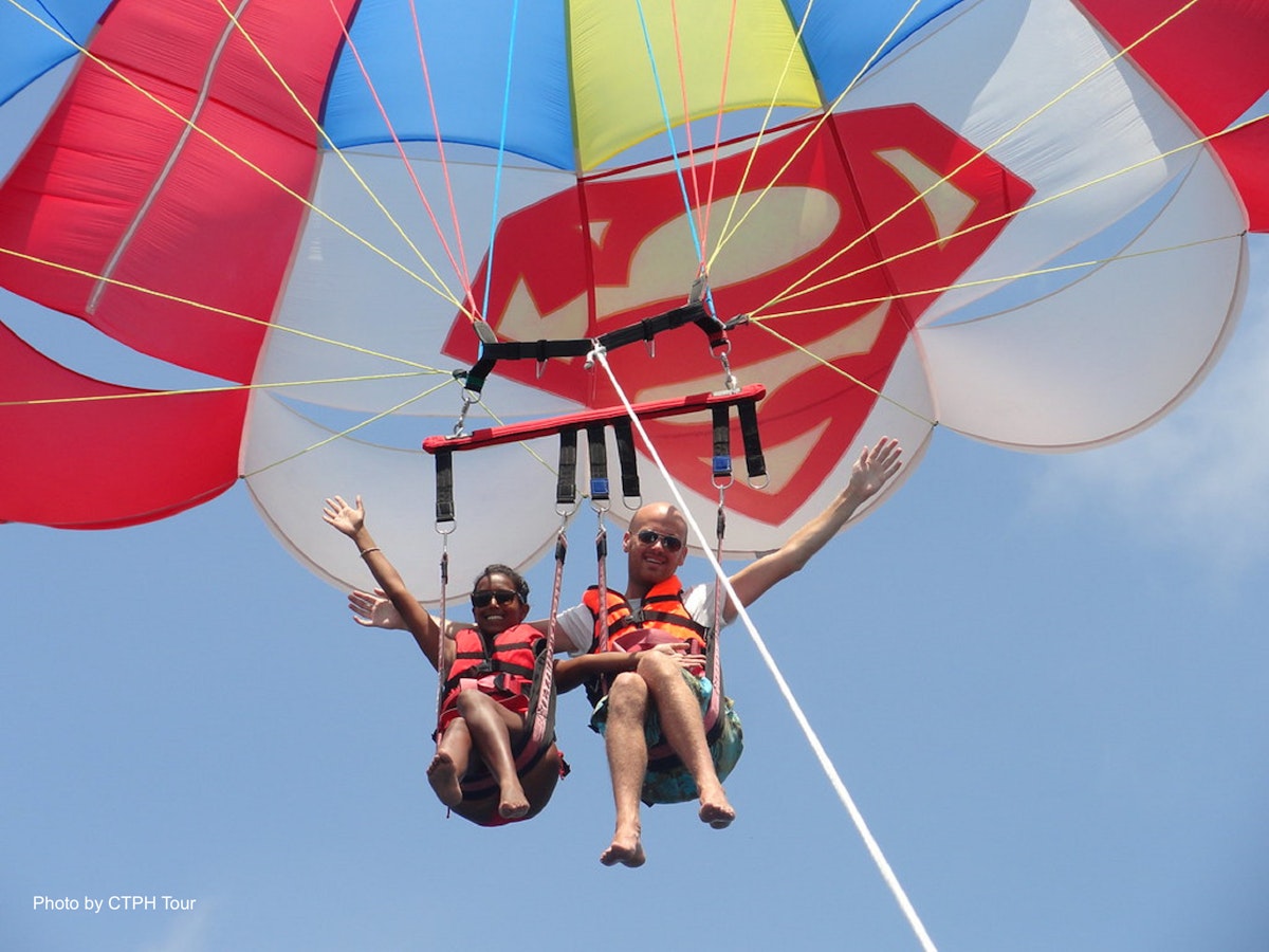 Boracay Island Hopping Parasailing Shared Tour with Lun   