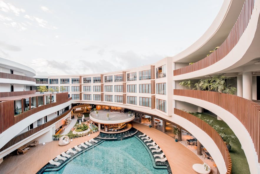 휴 호텔 앤 리조트 보라카이의 아름다운 건물