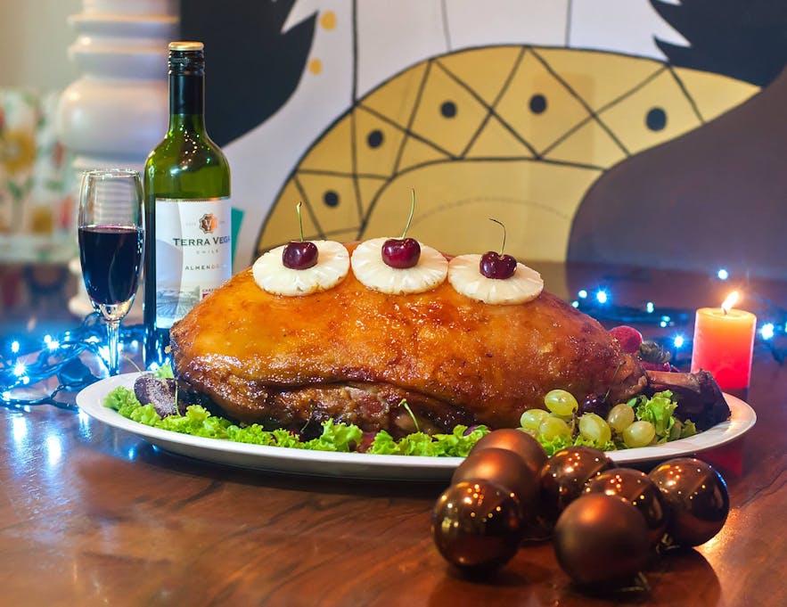 A Christmas ham as the centerpiece of a noche buena
