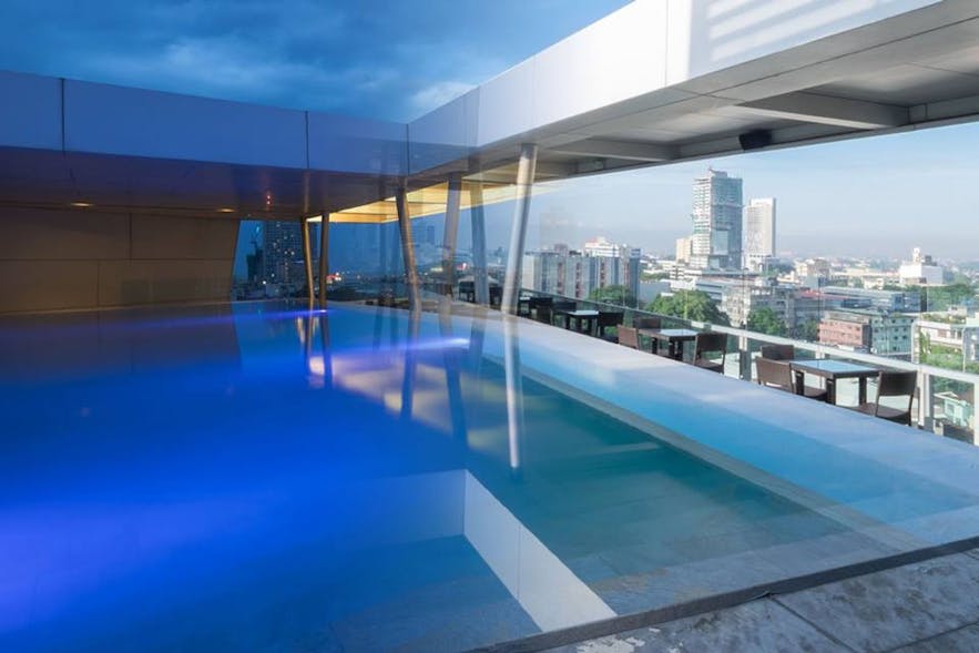 Rooftop pool in Lex Hotel Cebu