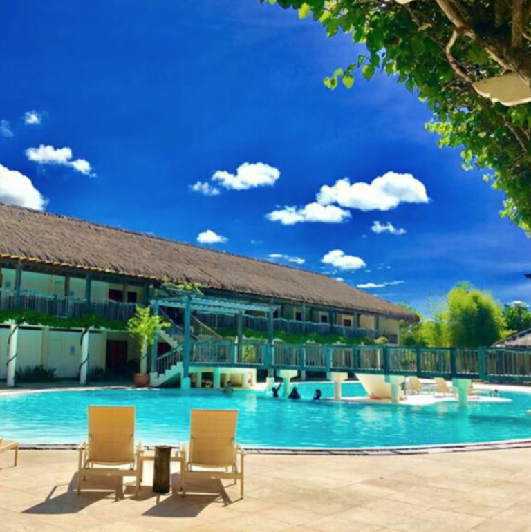 Sunny day at the pool of Bluewater Panglao