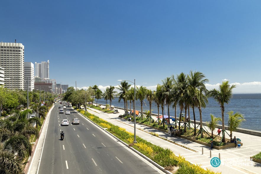 Aerial view of Roxas Boulevard in Manila