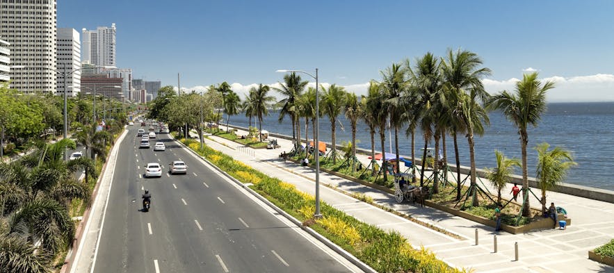 Roxas Boulevard in Metro Manila 