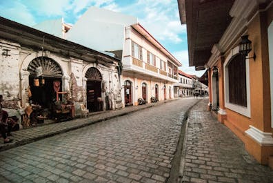 Cobblestone streets of Calle Crisologo in Vigan