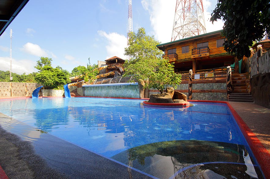 Swimming pool at Bosay resort in Antipolo