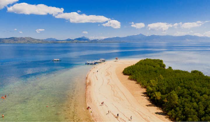 Beautiful beach in Honda Bay Palawan