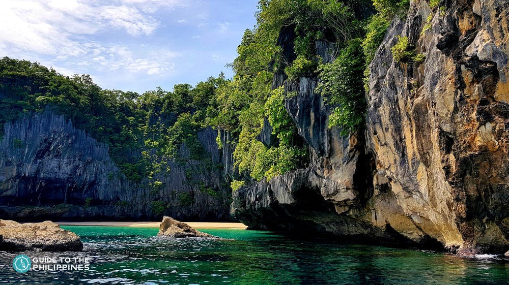 Cliffs surrounding the underground river of Puerto Princesa Palawan