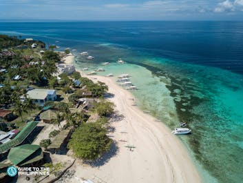 White sand beach at Pamilacan Island in Bohol