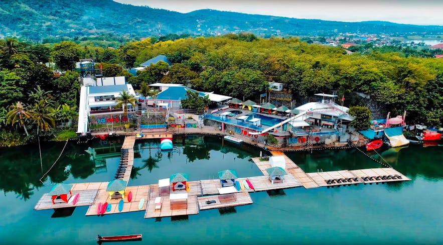 Aerial view of Laresio Lake Resort