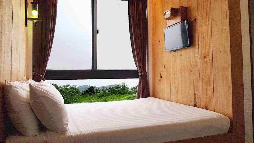Lakeview room at Cabins by Eco Hotel