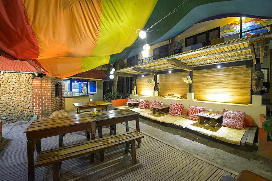 The Lazy Dog Bed & Breakfast's outdoor lounge area