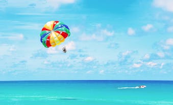 Solo flyer parasailing in Boracay