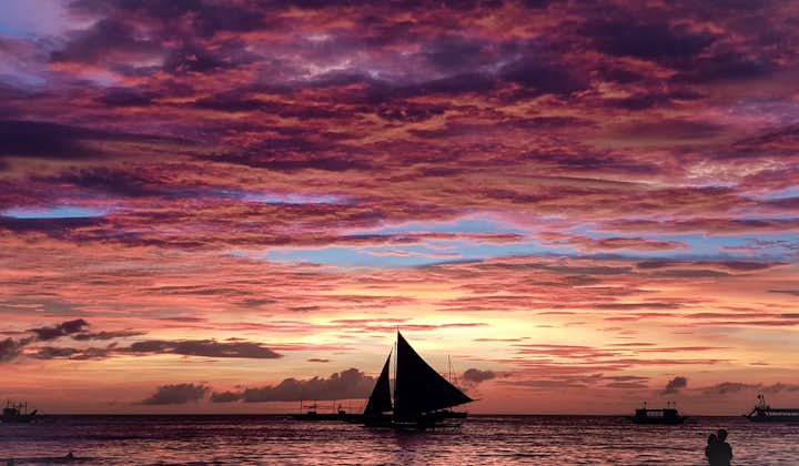 Have a romantic para sailing experience at Boracay by 5pm
