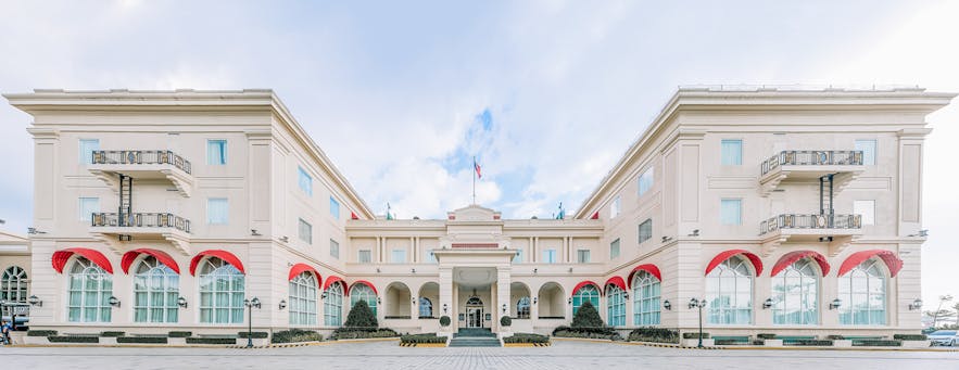 Rizal Park Hotel's facade