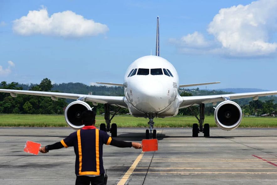 Plane landing in Davao Intertional Airport