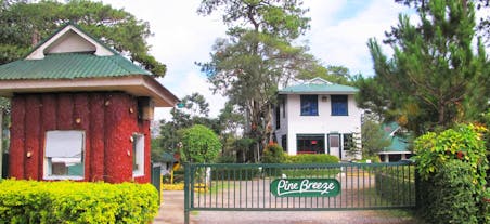 Facade of Pine Breeze Cottages Baguio