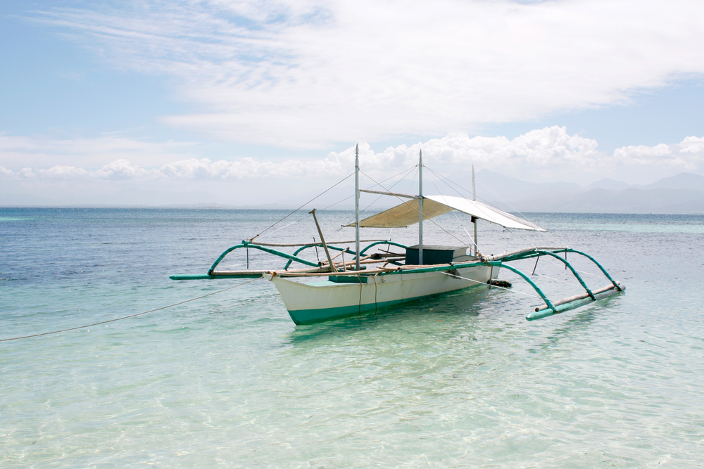 Private island hopping boat for your Siargao Tri-Island hopping tour