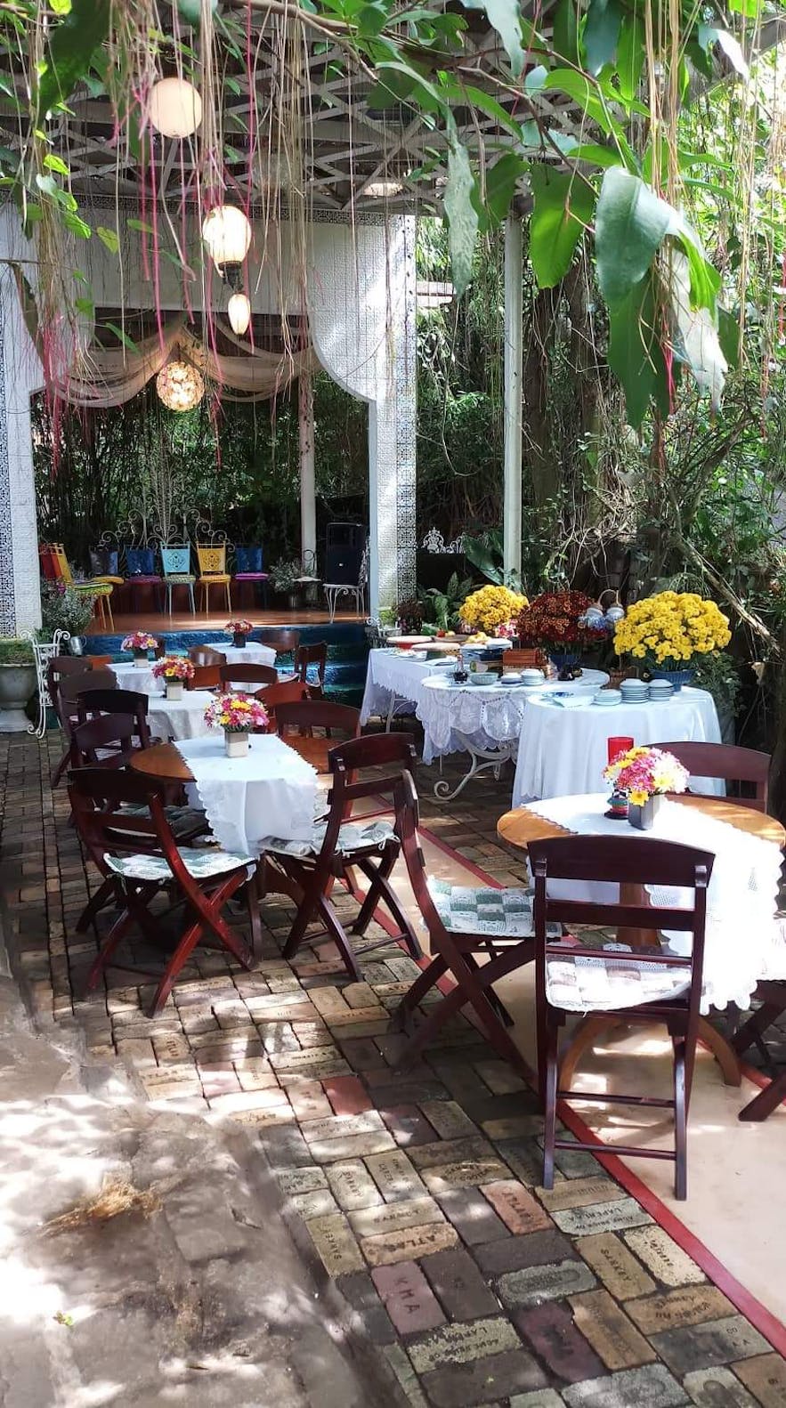Al fresco dining area at Marcia Adams’ Restaurant