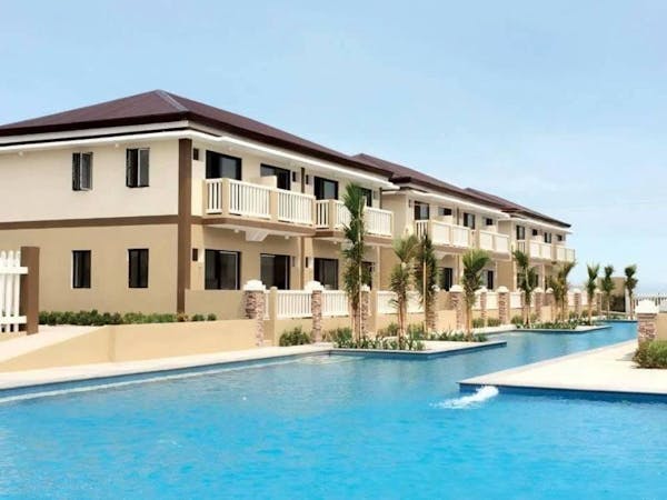 Aquamira Resort