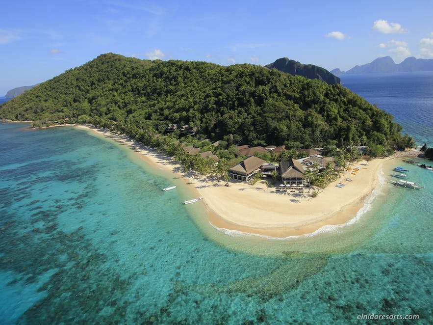 Aerial view of El Nido Resorts Pangulasian Island