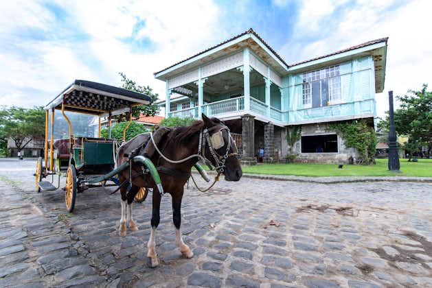 Las Casas Filipinas de Acuzar Kalesa Ride