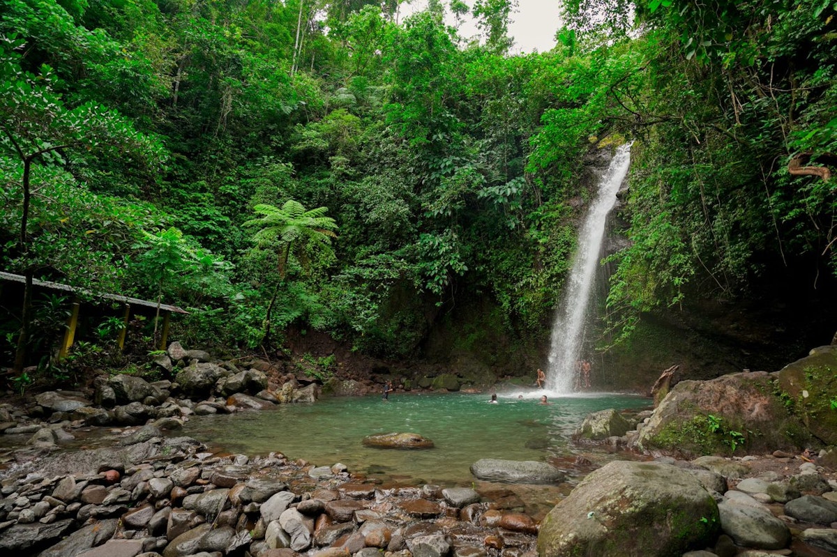 1-Week Stunning Volcano, Islands & Falls Adventure Tour to Albay ...