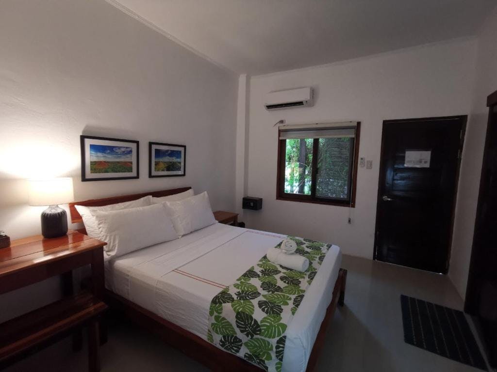 Private Room in a Budget Resort in Siargao