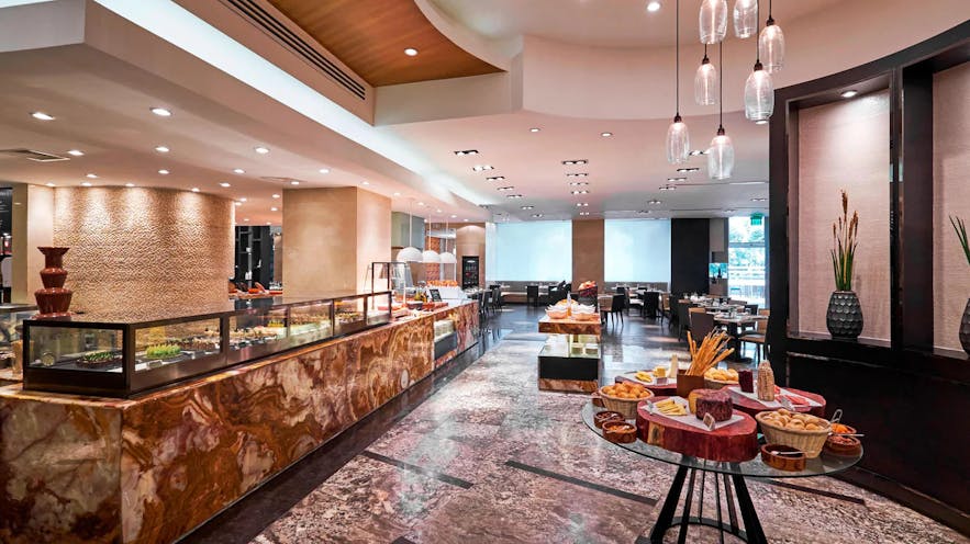Marriot Cafe's buffet stations