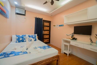 Budget Double Room at Skylodge Resort, Coron, Palawan