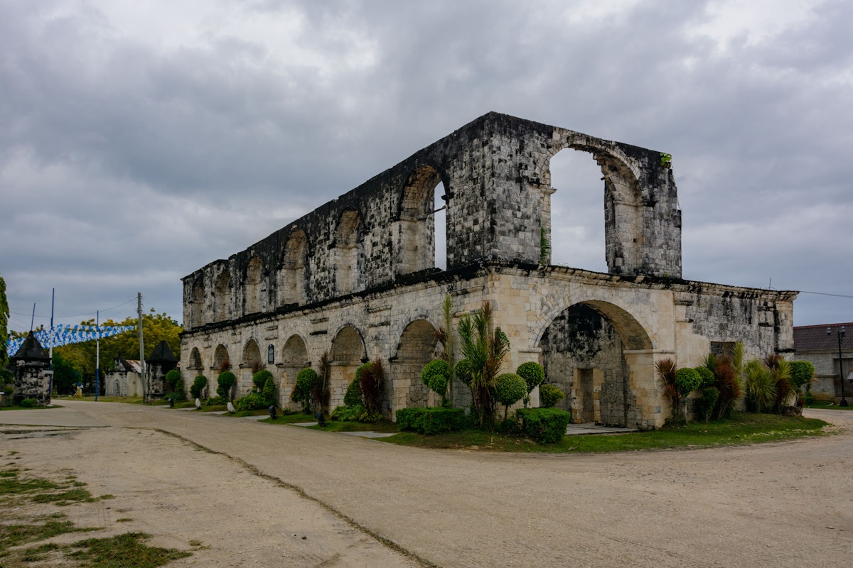 Oslob Whale Shark Watching and Ruins Tours with Transfers from Cebu