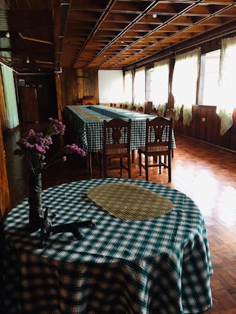 Uyami's Greenview Lodge & Restaurant 