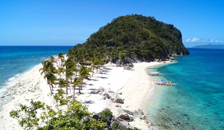 Witness the secluded white-sand beaches of Islas de Gigantes